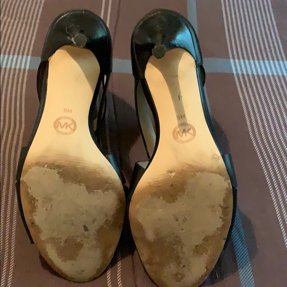 Shoes - Picture 4 of 4